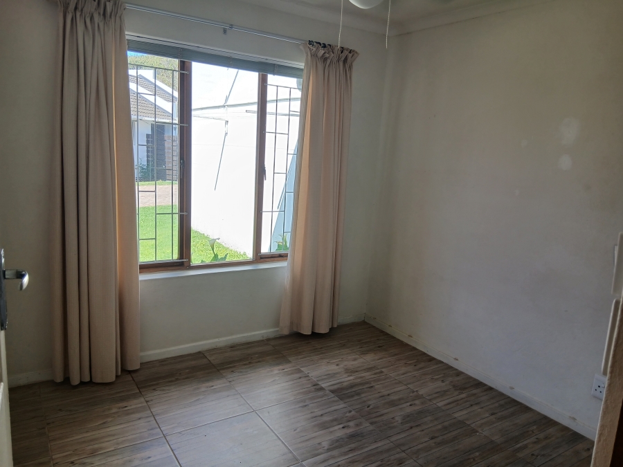 2 Bedroom Property for Sale in Paradise Beach Eastern Cape